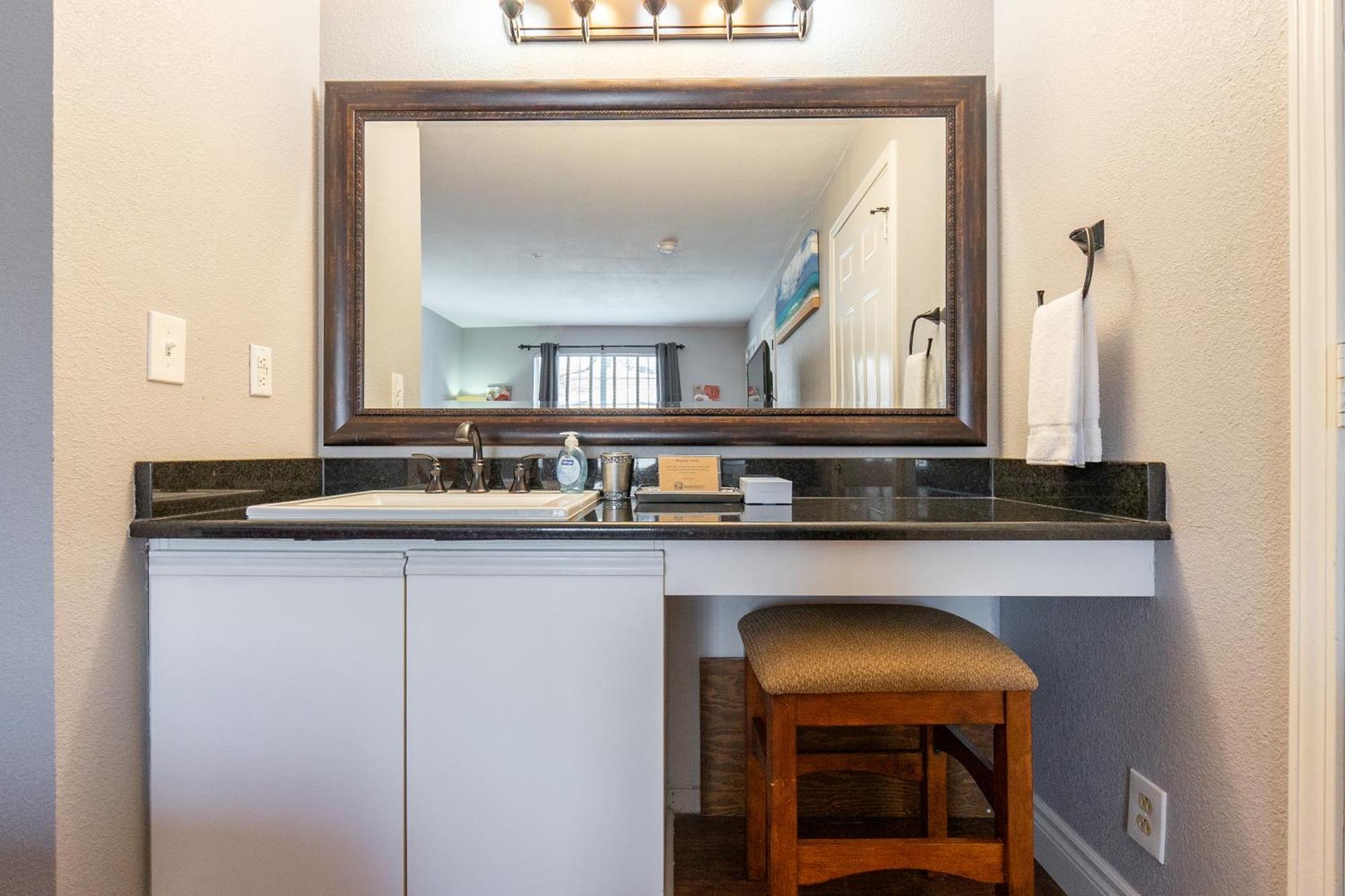 2Br Walk-In Condo - Near The 76 Strip - Free Wifi - Pool - Free Tickets Included - Clb-3 Branson Eksteriør bilde